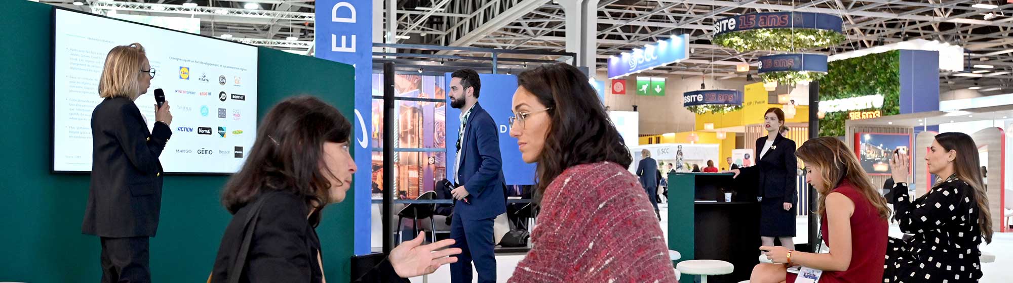 Zone de pitchs au coeur du salon Siec