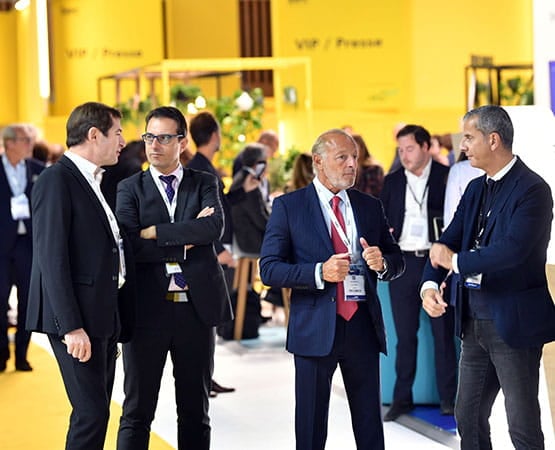 Exchanges between Siec exhibitors and visitors