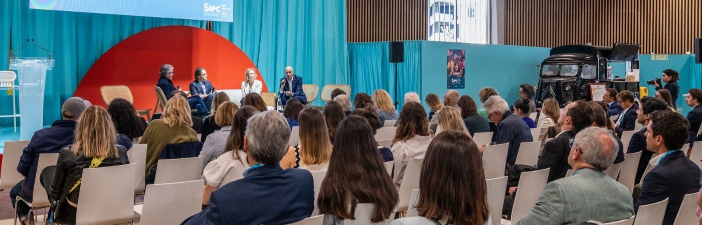 Conférence du SIEC 2026 réunissant des experts du commerce et de l’immobilier commercial autour des grandes tendances et enjeux du secteur.