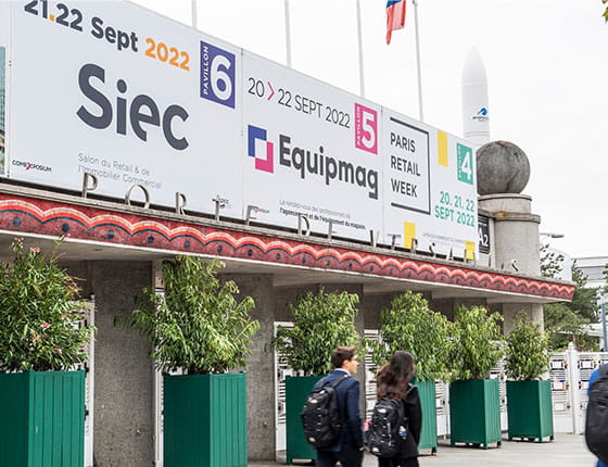 ignalétique Siec - Paris Retail Week - Equipmag à l'entrée du Parc des Exposition de Paris Porte de Versailles