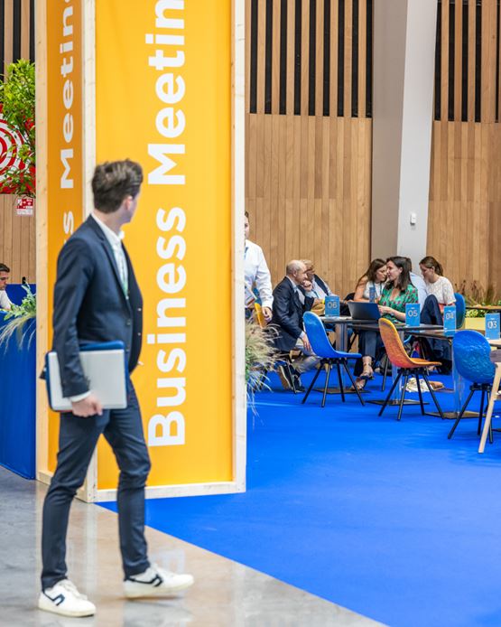 Espace Business Meetings du salon SIEC, favorisant les rencontres et échanges professionnels entre exposants et visiteurs.