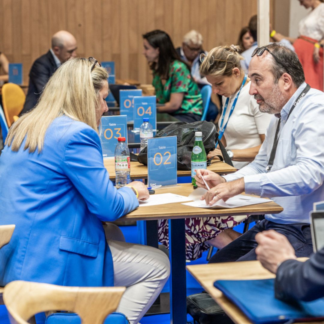Business meetings between exhibitors and visitors at SIEC